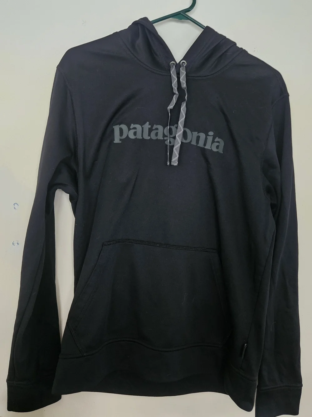 Patagonia Text Logo Hoodie Polycycle Black Pullover Hoody Men’s M Sweatshirt